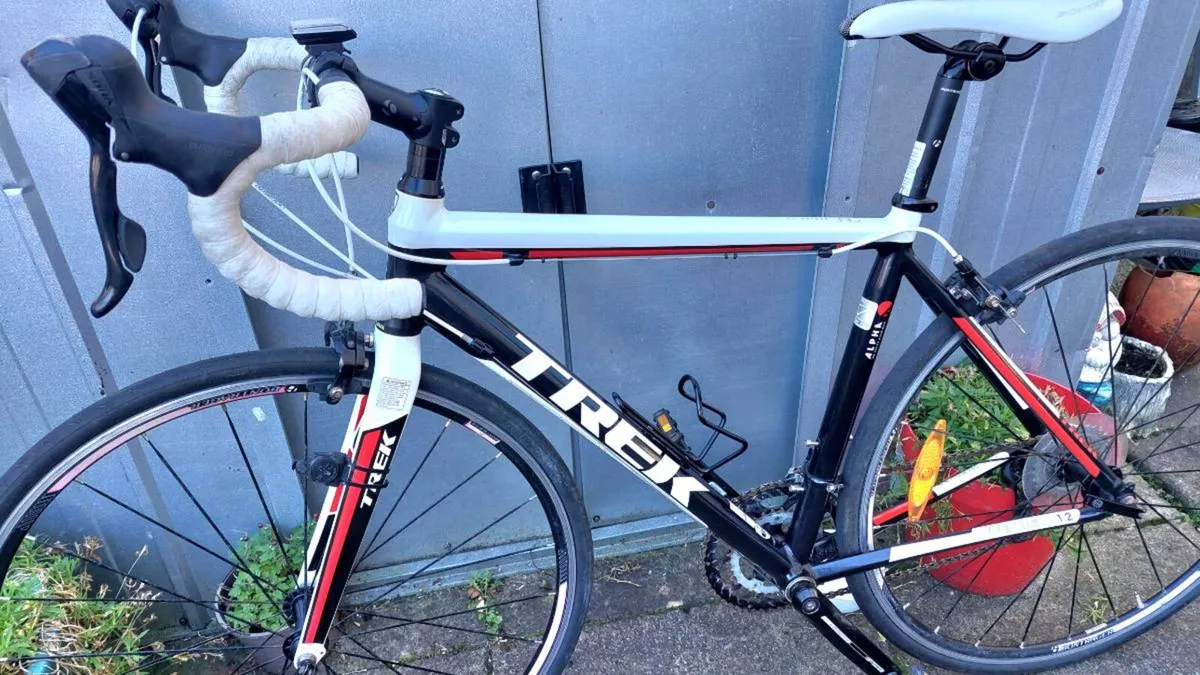 Trek 100 Series Road Bike Mint 💯 % - Image 4