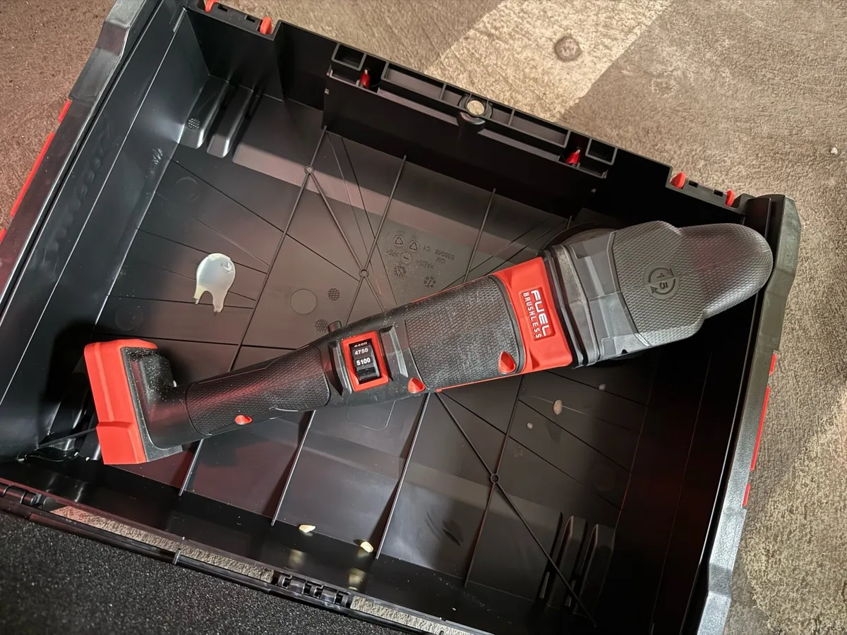 Milwaukee M18 Polisher - Image 2