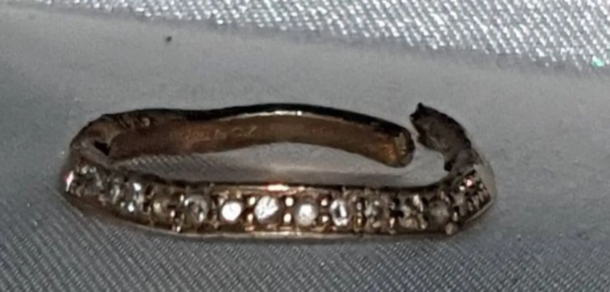 14ct Solid Gold Scrap Ring Hallmarked 585 - Image 1