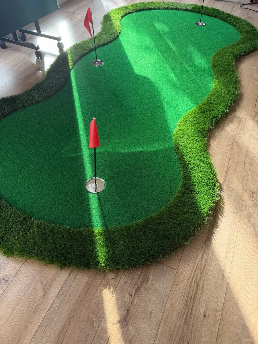 Golf putting green - Image 3