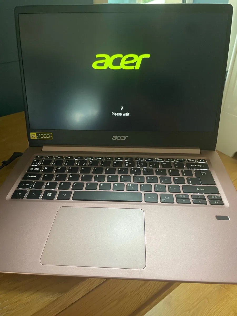 Acer Swift1 Pen 14” Laptop (Rose Gold) - Image 2