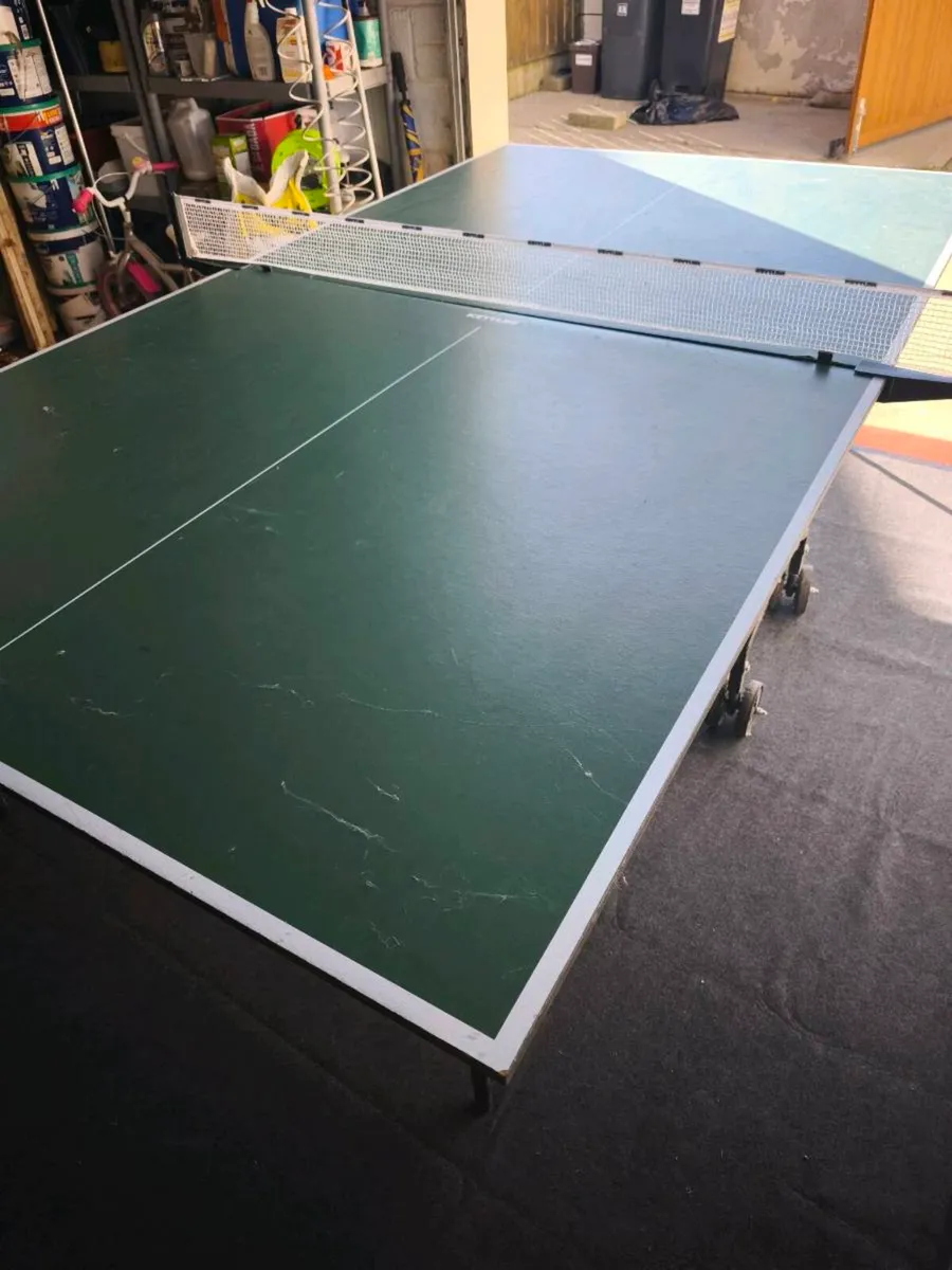 Table tennis table - Image 1