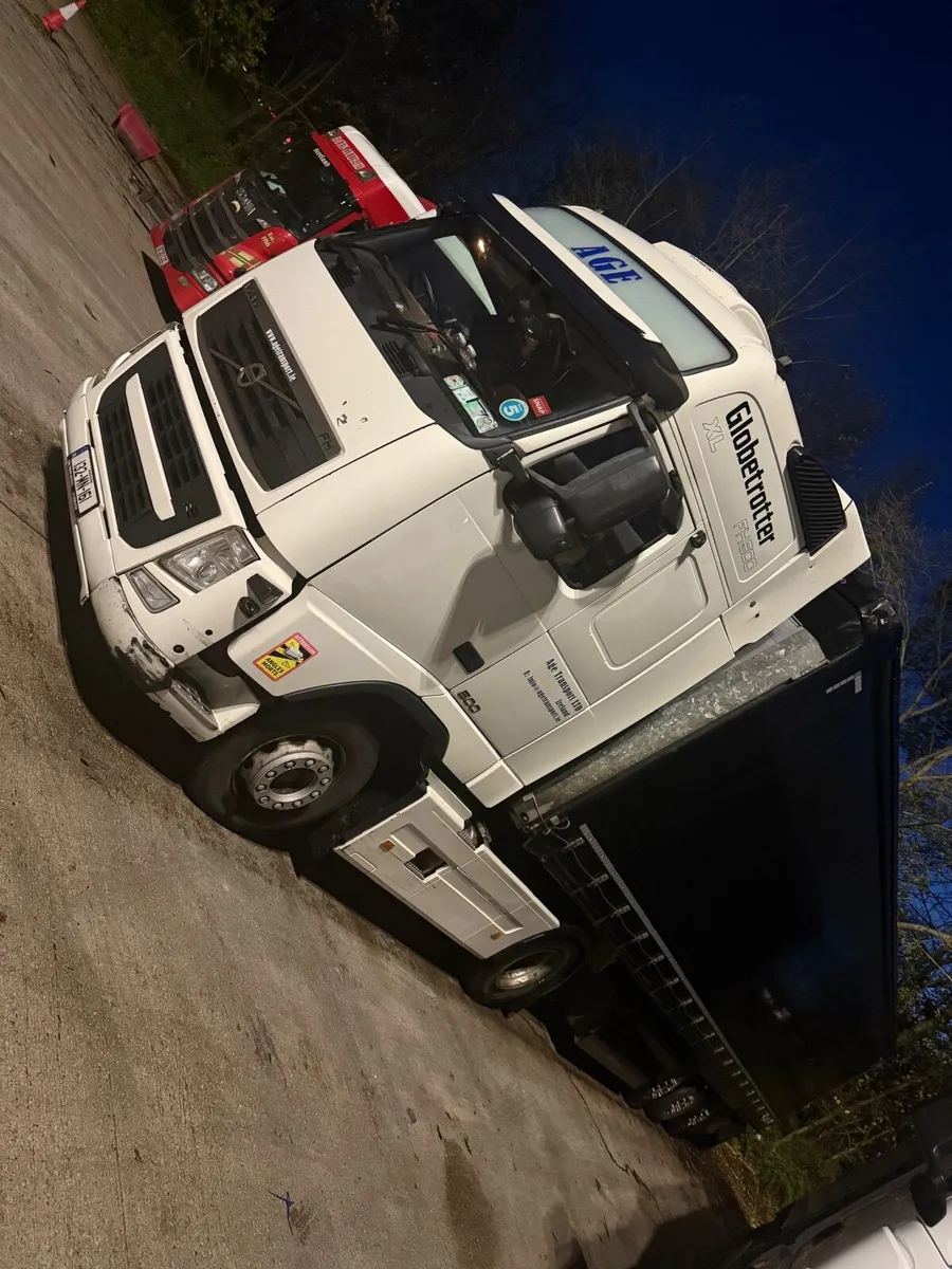 3 trucks for sale. - Image 2