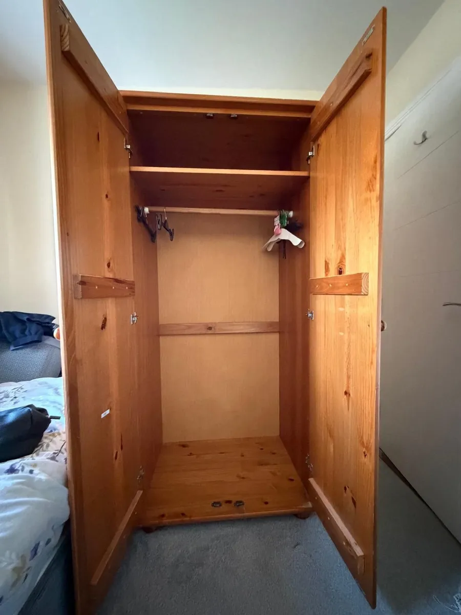 2 door Wardrobe - Image 2