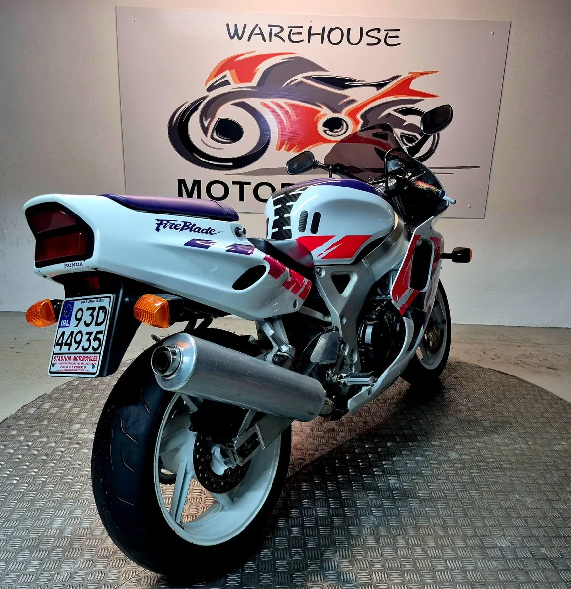 1993 Honda CBR900 Fireblade - Image 3
