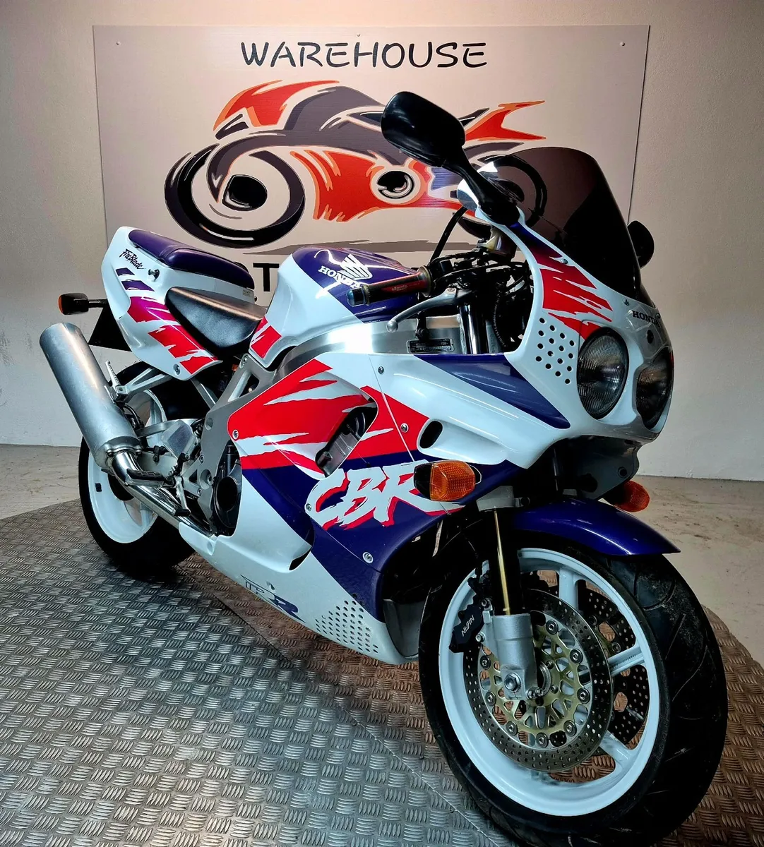 1993 Honda CBR900 Fireblade - Image 4