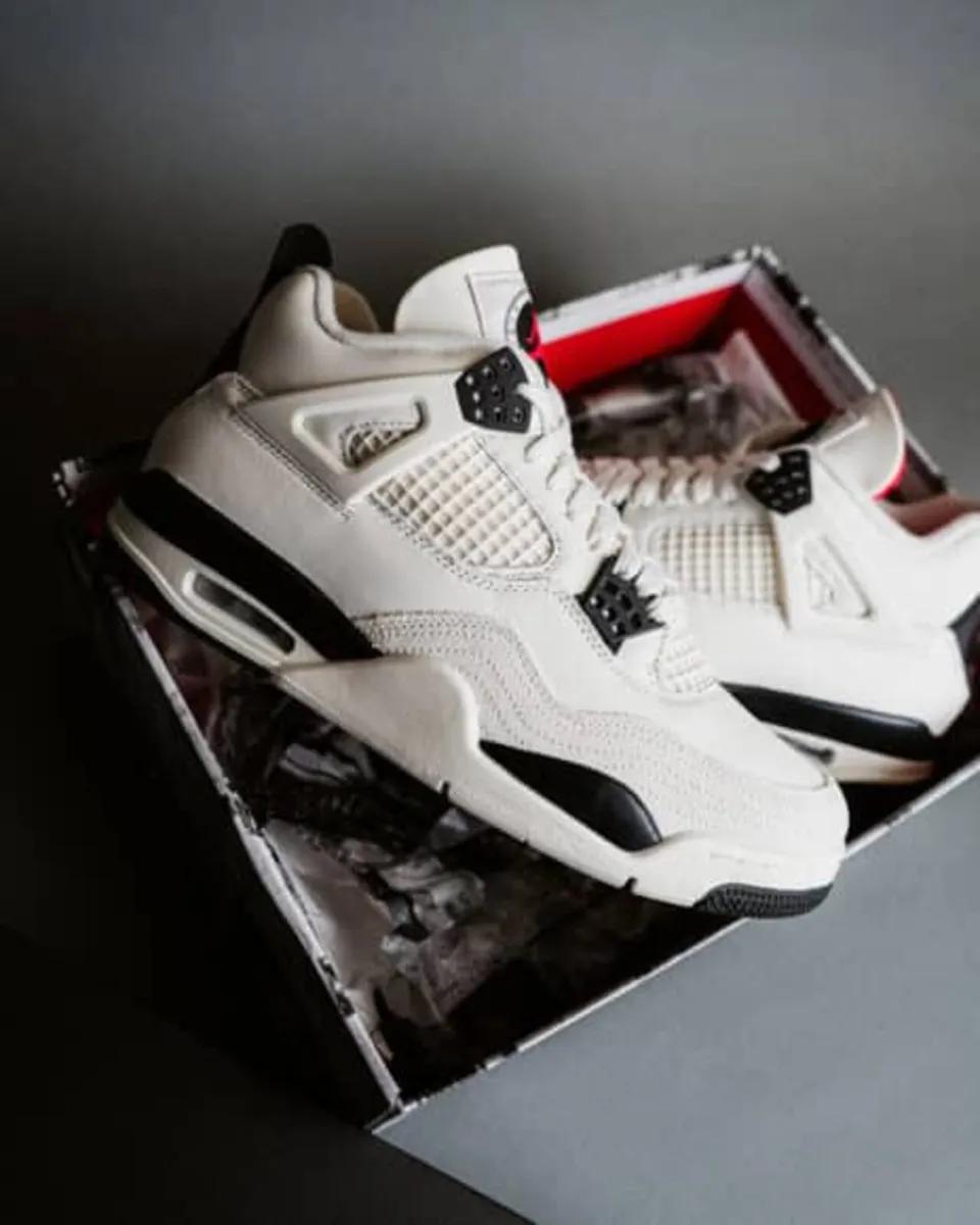 AIR JORDAN 4"FLIGHT CLUB" - Image 1