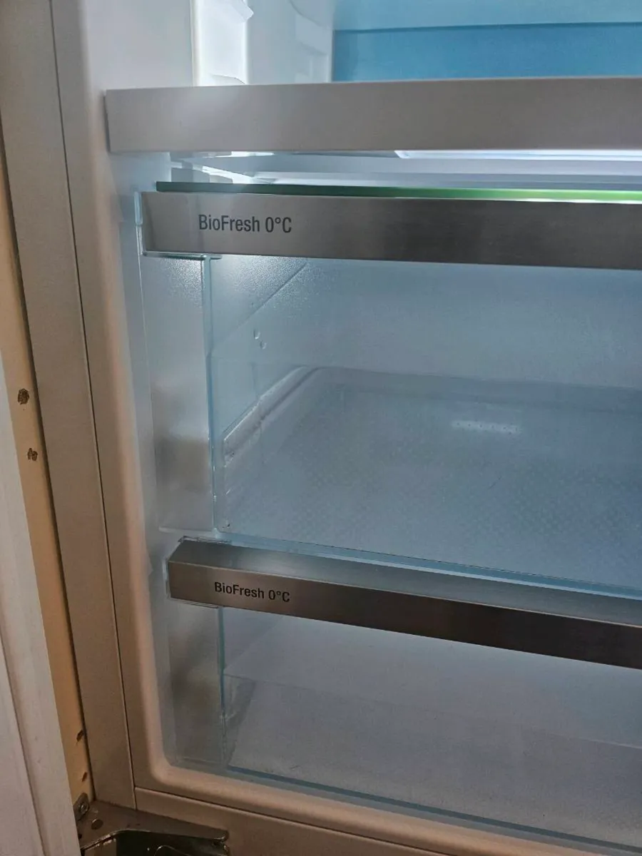 Liebherr Prime Integrated Fridge Freezer Ice-maker - Image 4