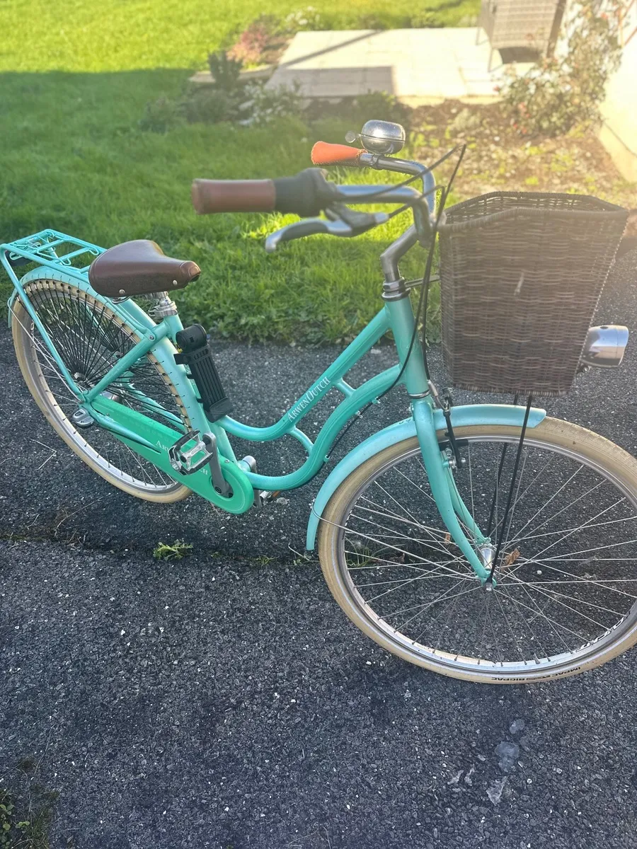 Arwen Dutch Ladies Bike - Image 1