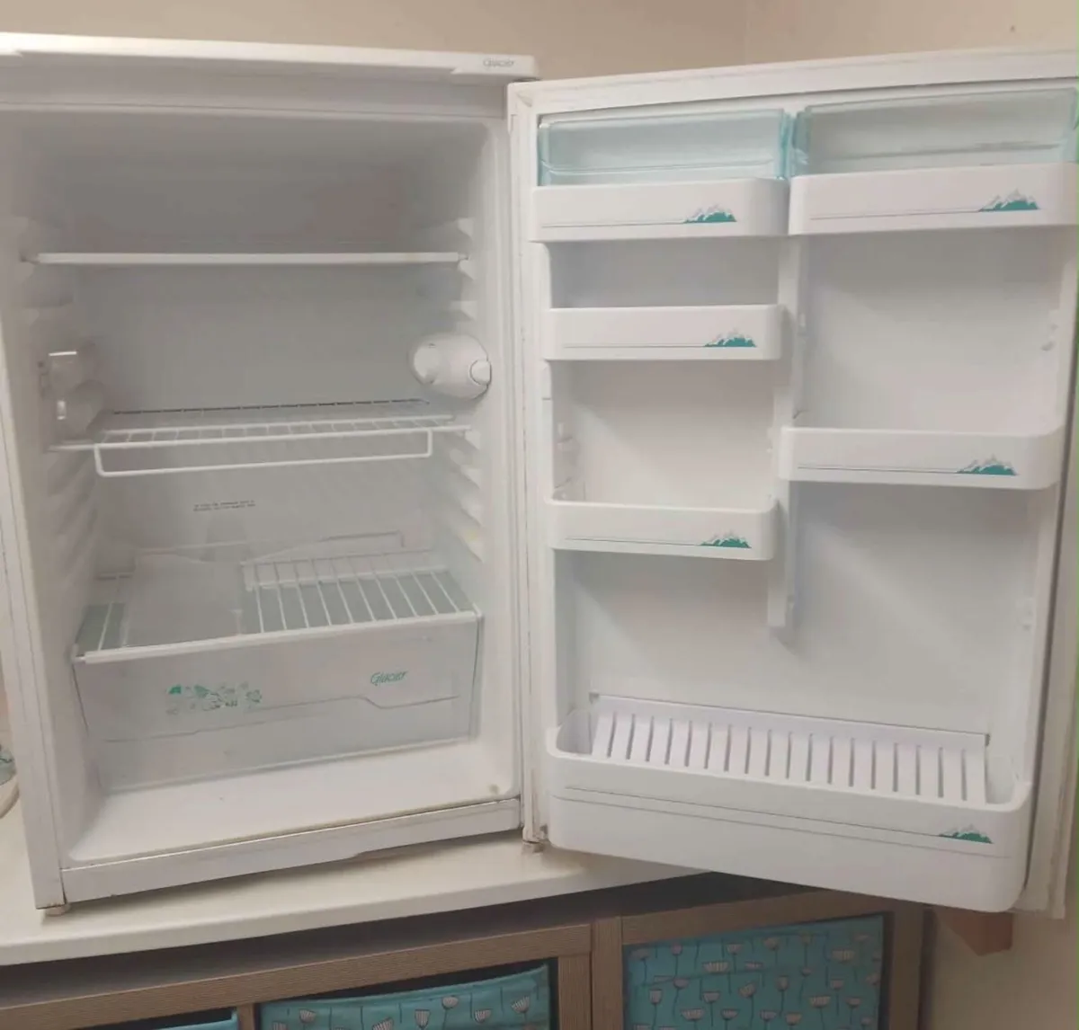 Under counter fridge - Image 2