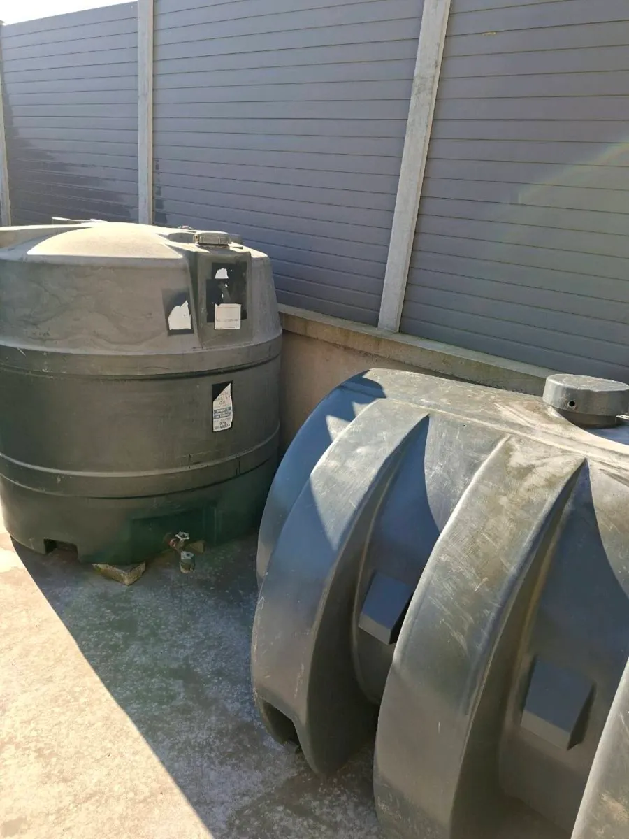 Oil tanks - Image 1