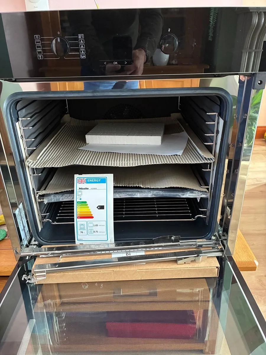 Miele Oven - Image 4
