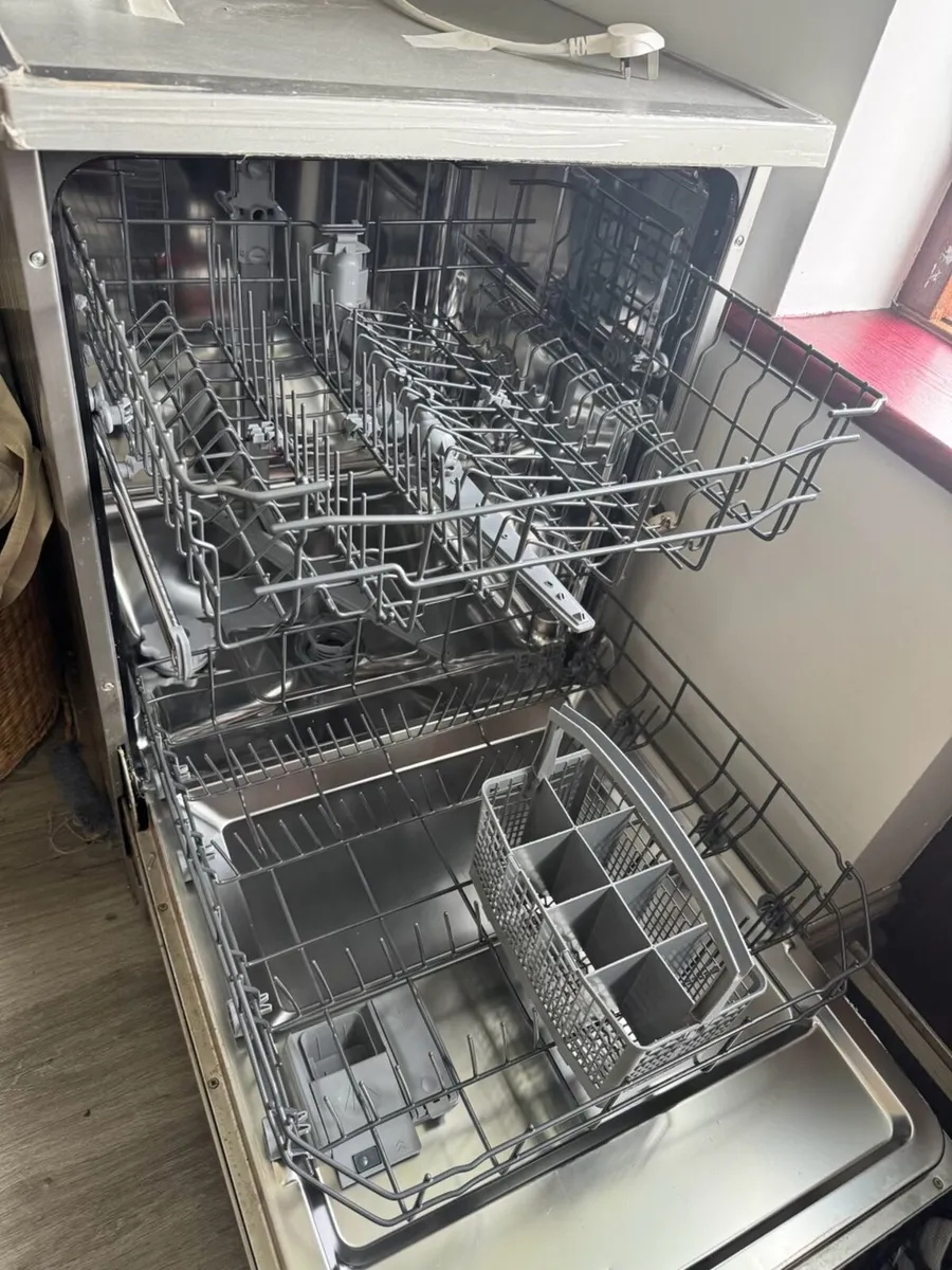 Freestanding Dishwasher - Image 4