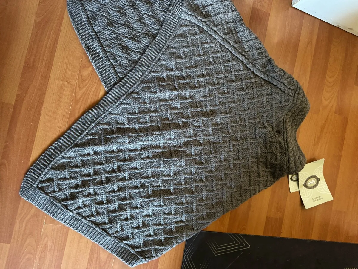 Brown sweater - Image 2