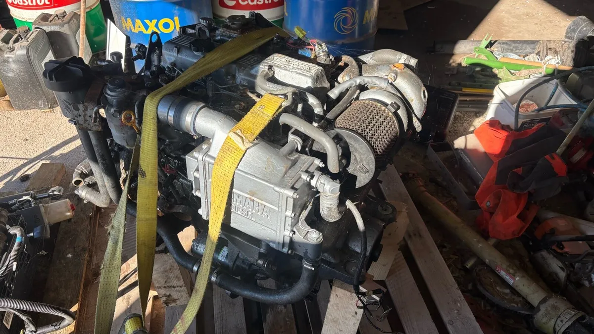 Yamaha out drive and Toyota marine engine ME372 - Image 2