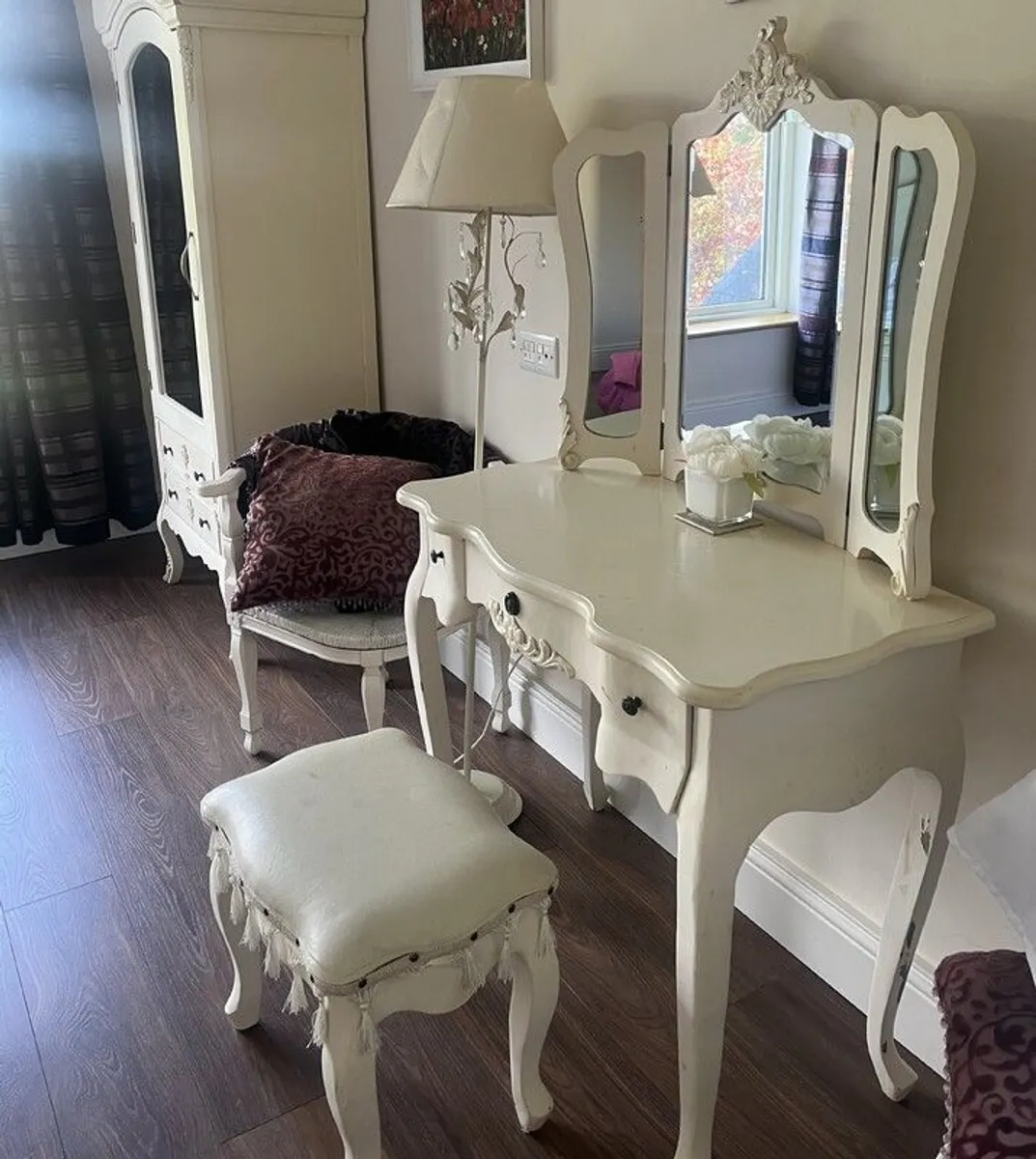French style bedroom furniture set - Image 1