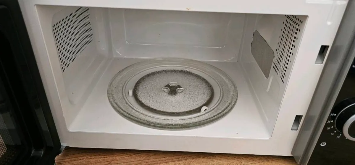 Microwave - Image 3