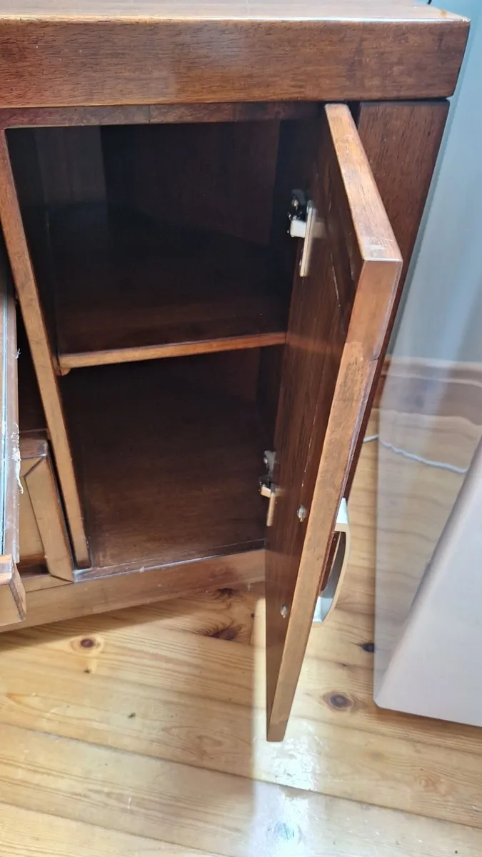 TV stand - Image 3