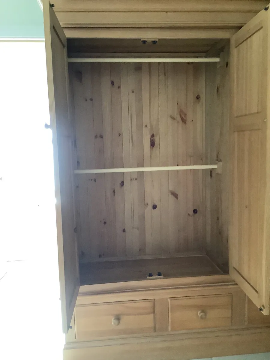 Wardrobe - Image 3