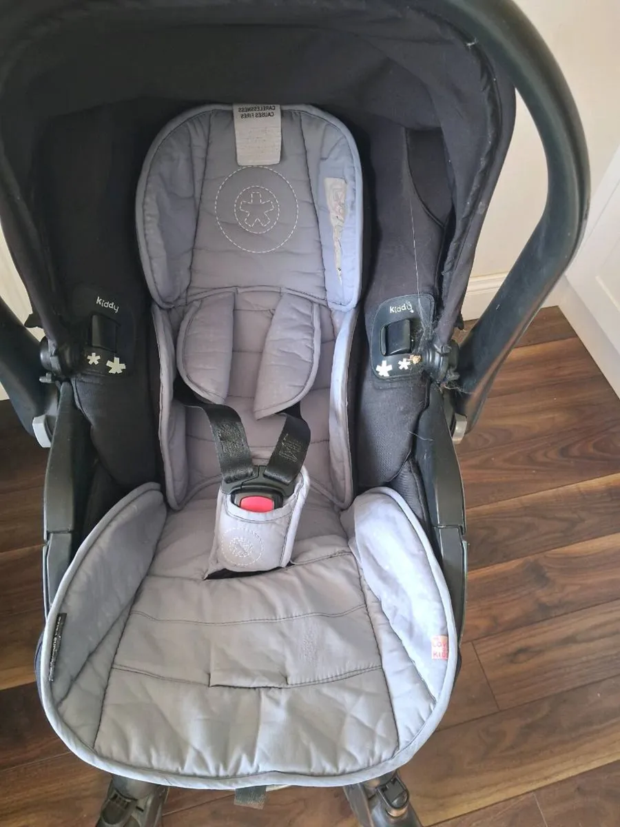 iCandy travel system and attachments - Image 4