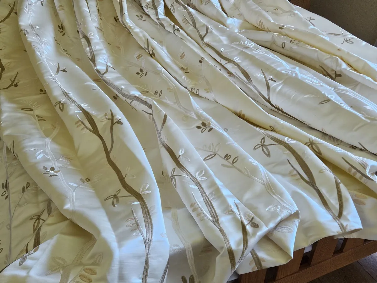 Lined curtains - Image 1