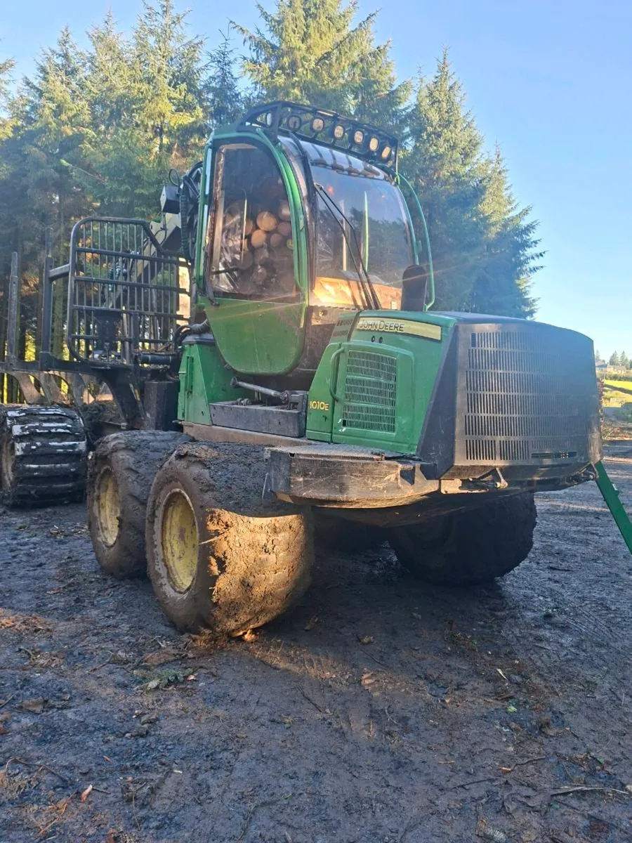 John deere 1010e forwarder - Image 1