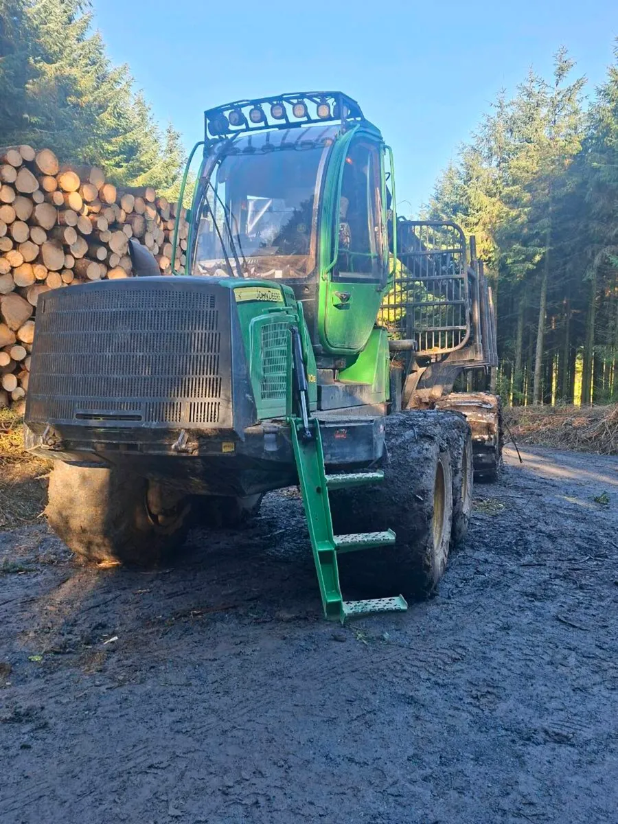 John deere 1010e forwarder - Image 2