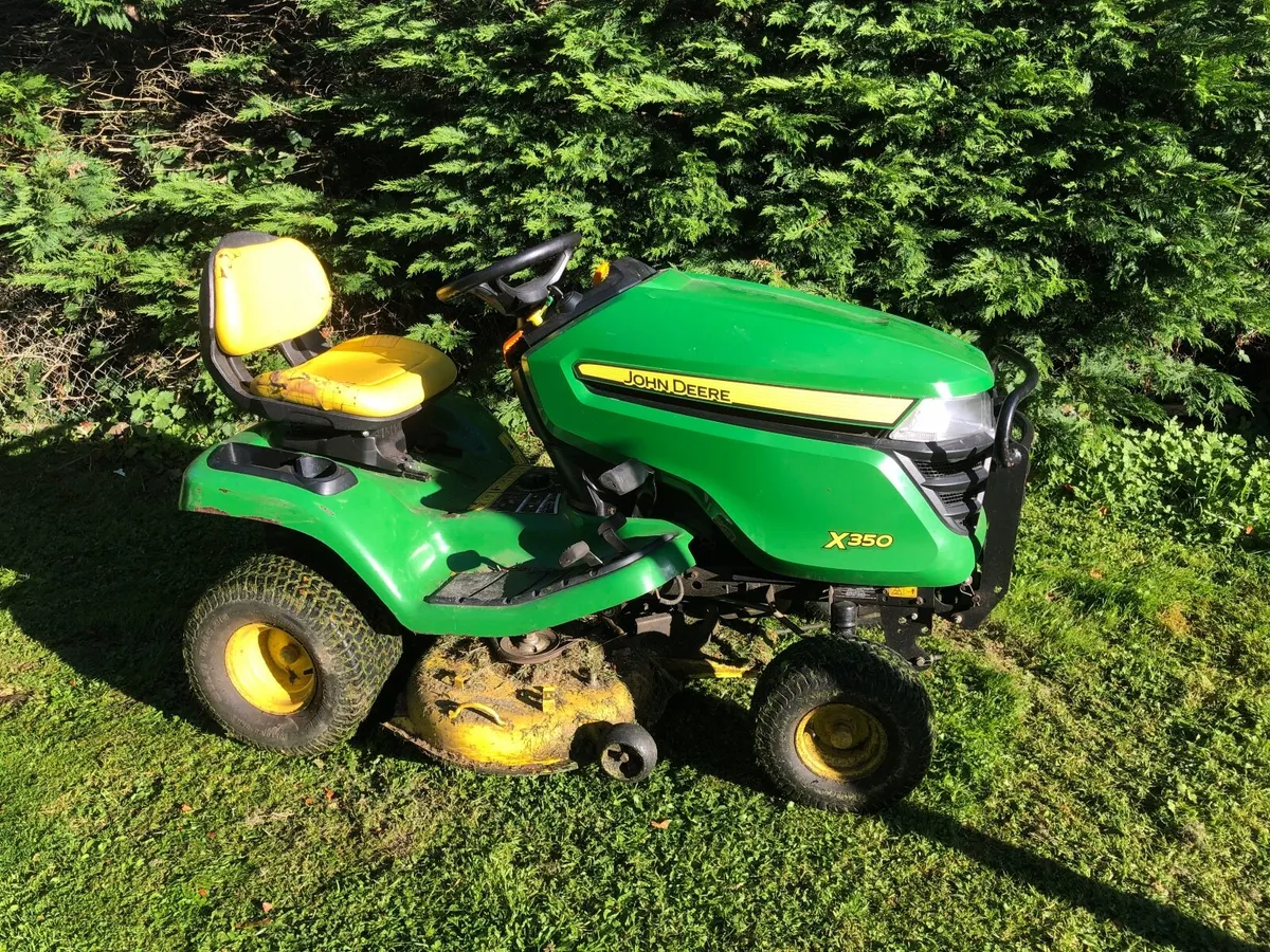 JOHN DEER X350 RIDE ON MOWER - Image 3