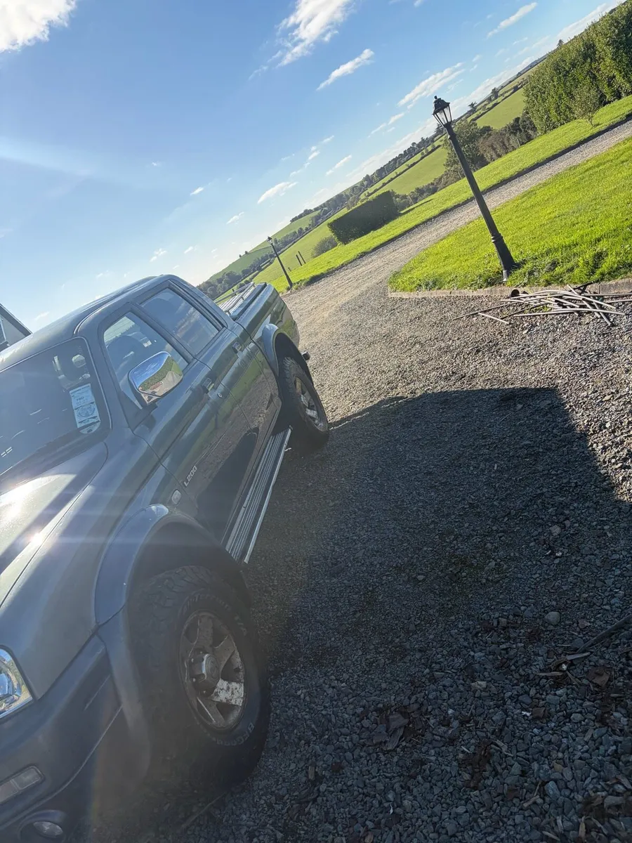 L200 - Image 2