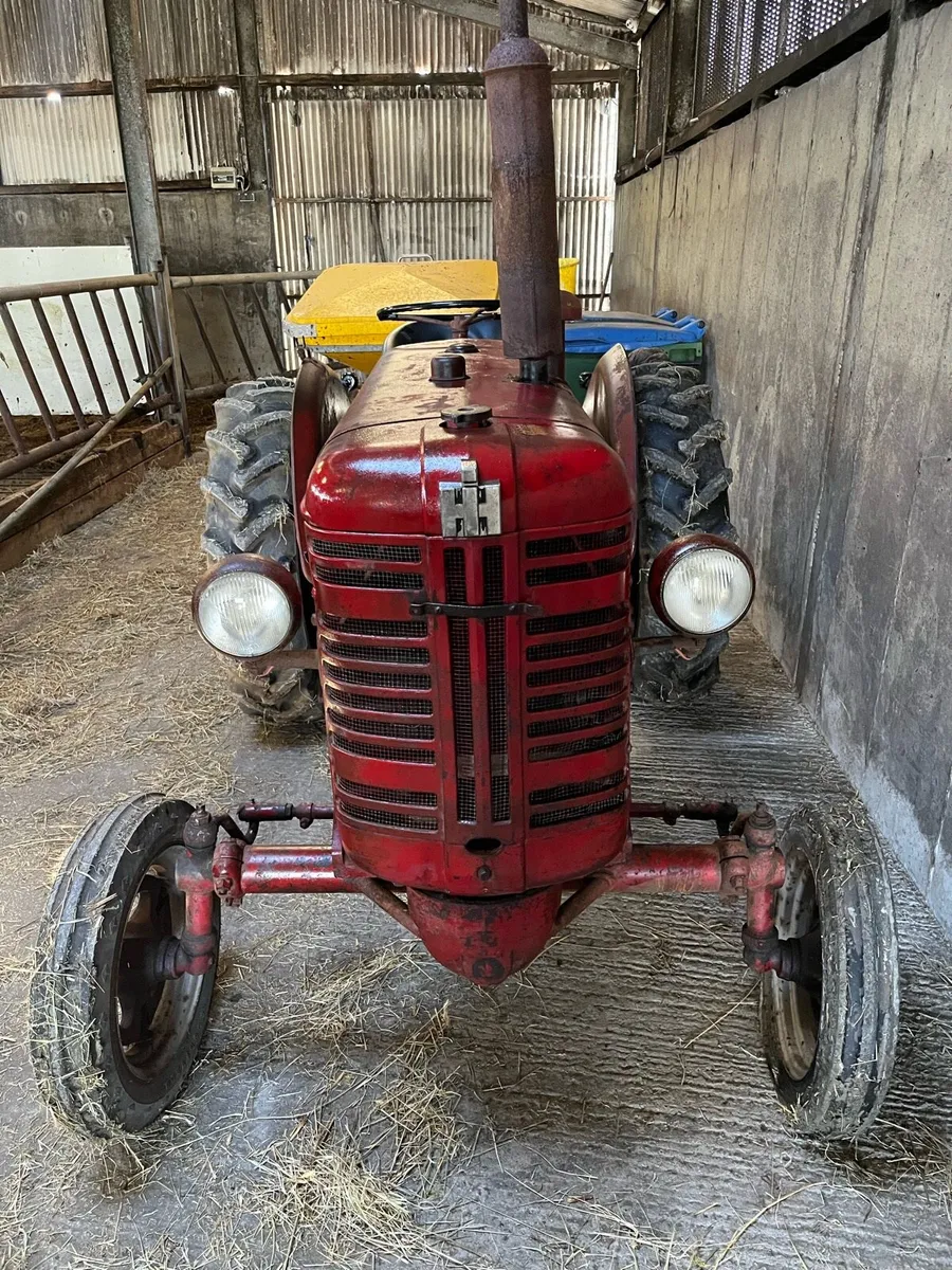 Farmall  Fu 235 - Image 1