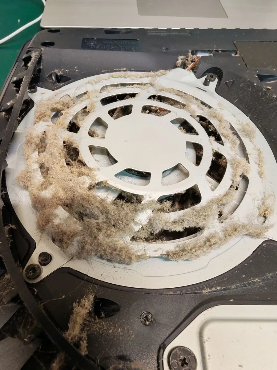 PS5 HDMI Port Repair - €135 - Cleaning - Image 4
