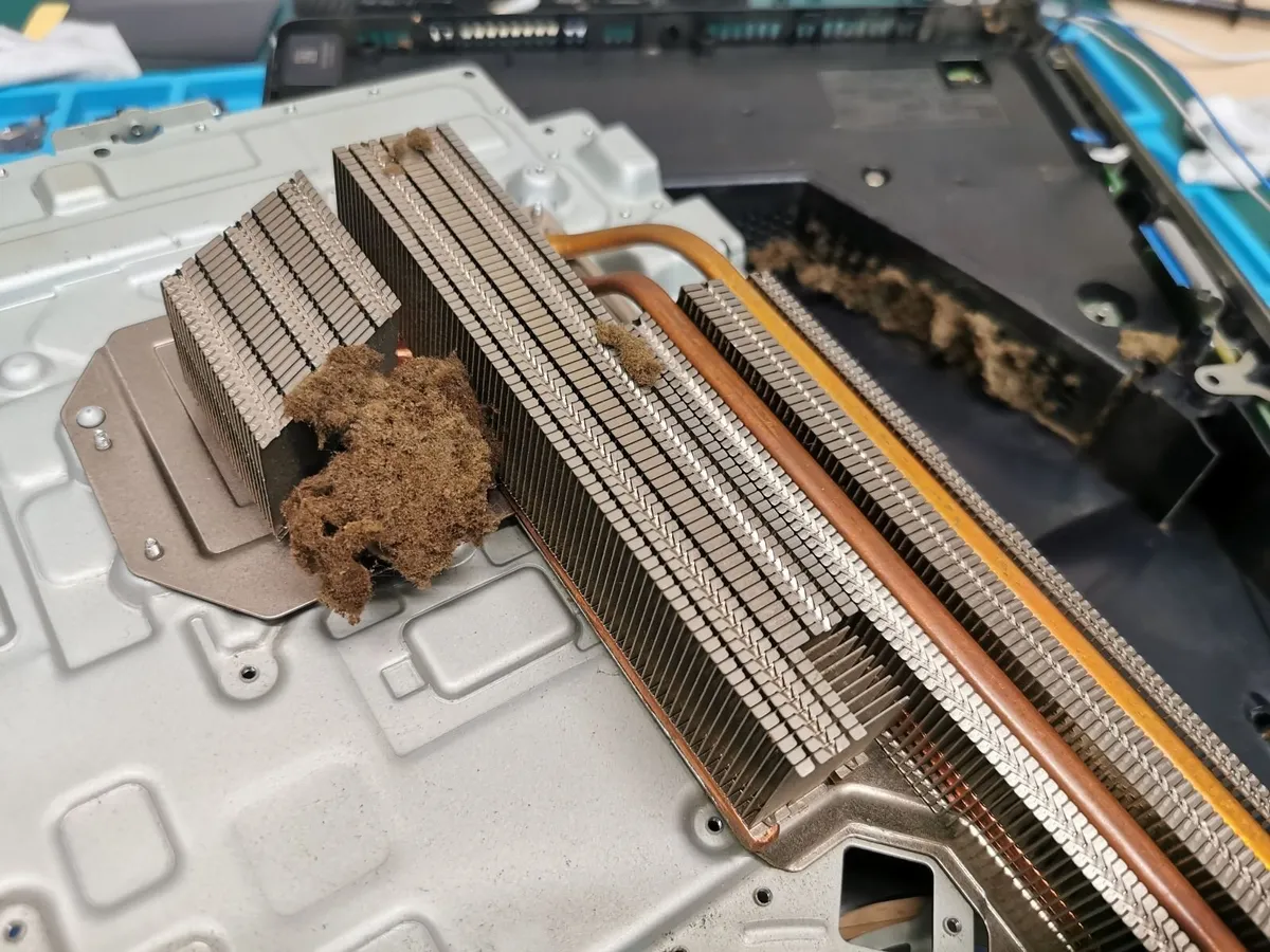 PS5 HDMI Port Repair - €135 - Cleaning - Image 3