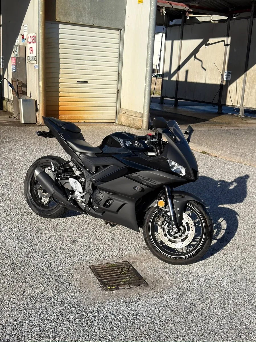 Yamaha R3 - Image 1