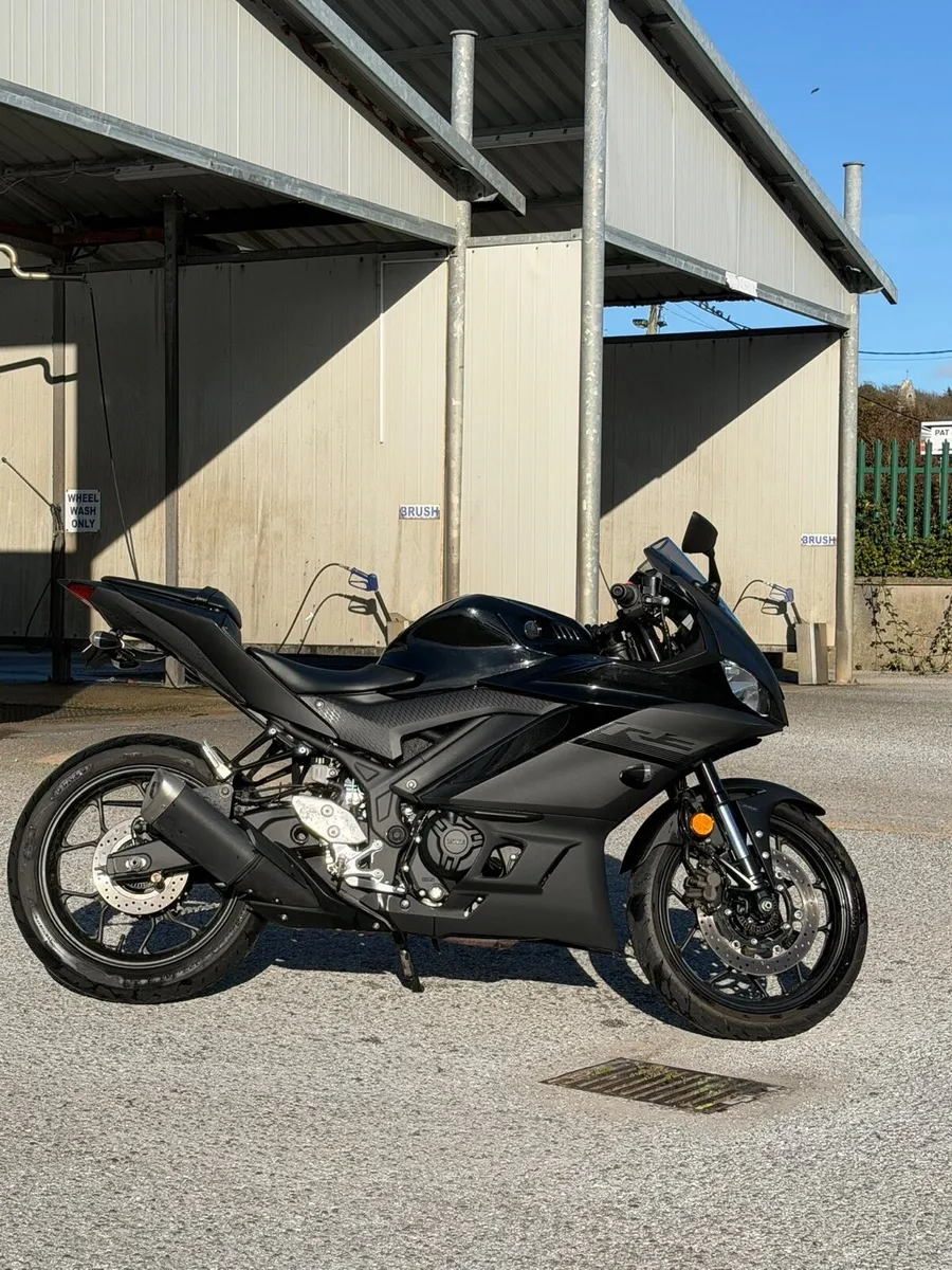 Yamaha R3 - Image 3
