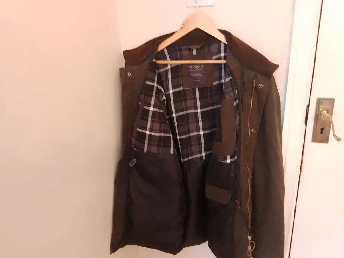 VEDONEIRE WAX JACKET , SIZE LARGE  NEVER WORN - Image 2