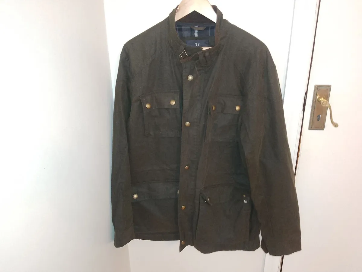 VEDONEIRE WAX JACKET , SIZE LARGE  NEVER WORN - Image 1