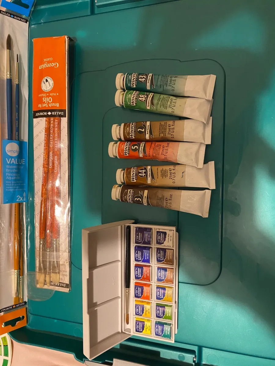 artists watercolours and brushes