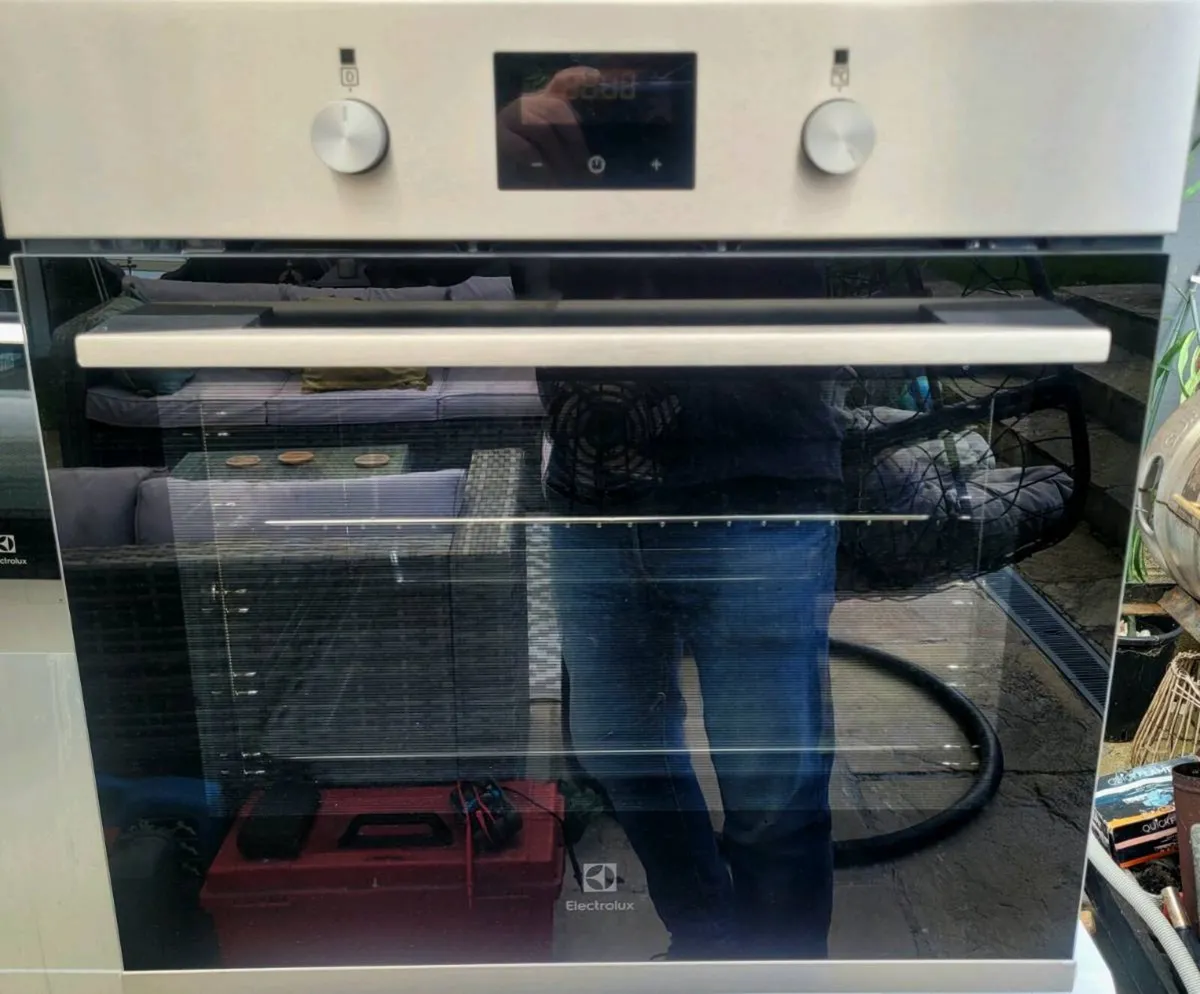 Electrolux 60cm fan oven - Image 1