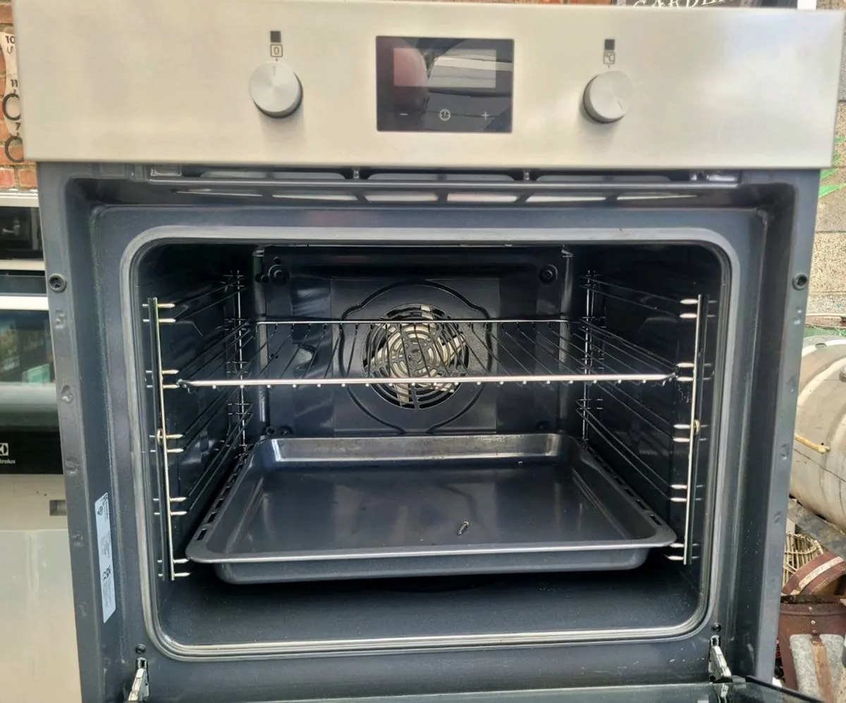 Electrolux 60cm fan oven - Image 2