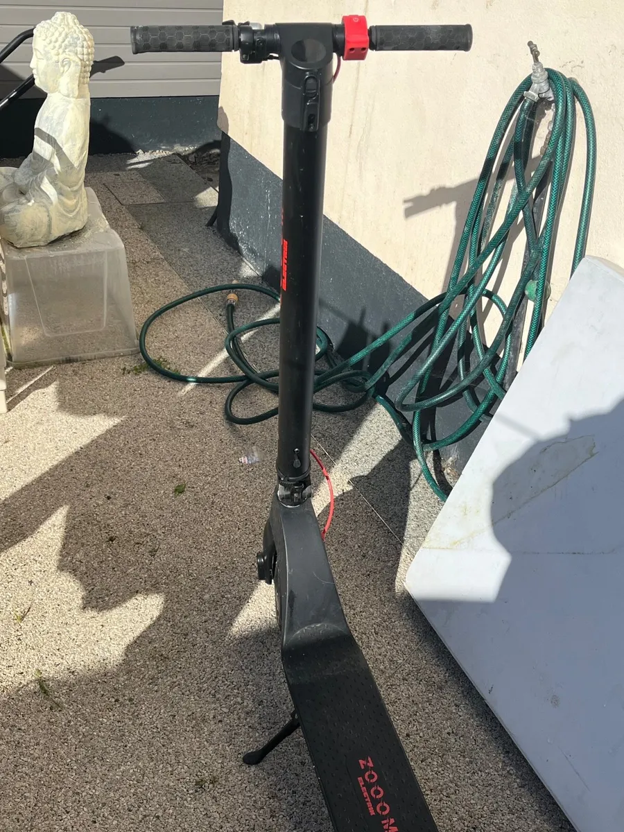 Electric scooter - Image 2