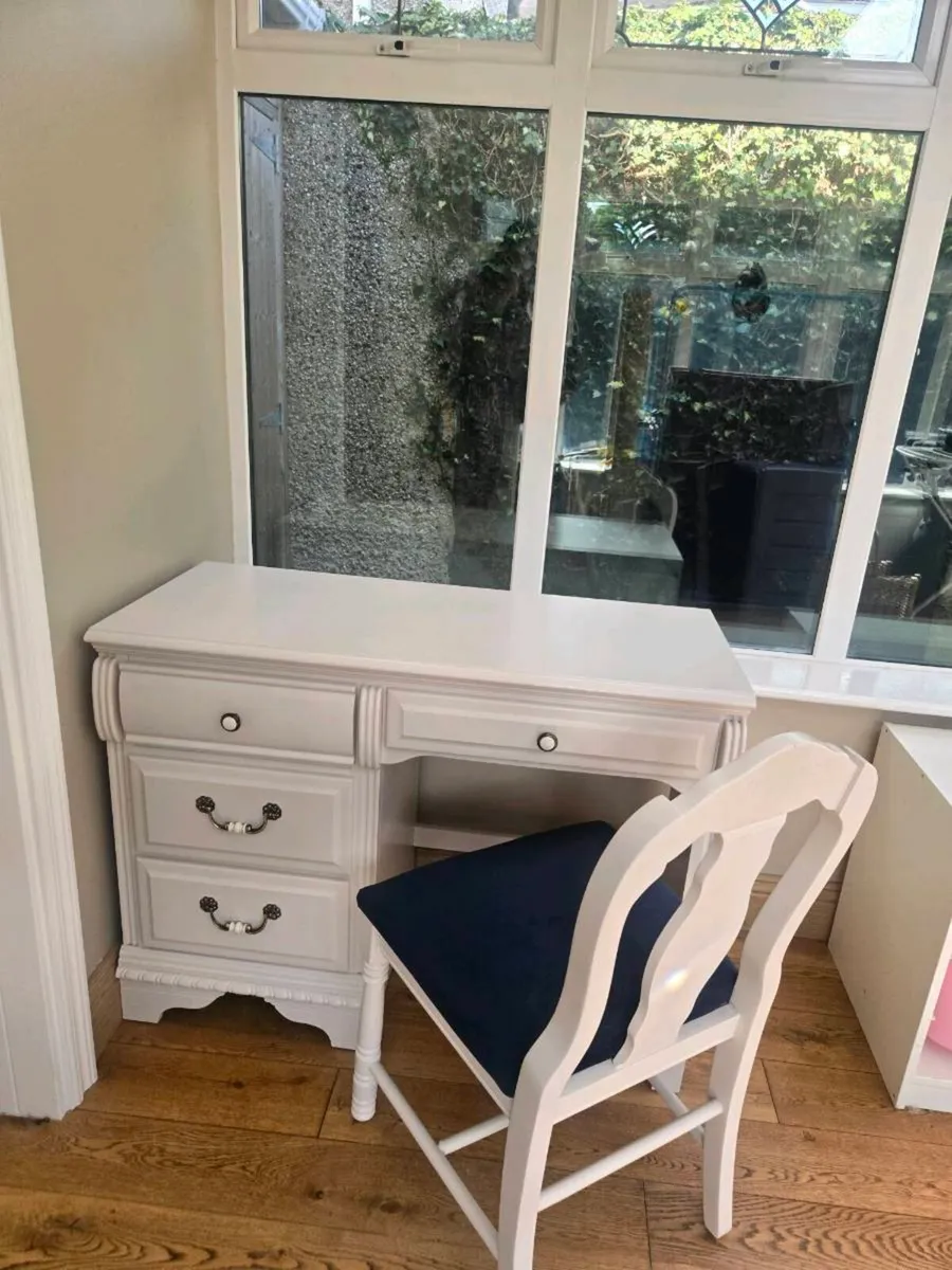 Desk&Chair Set - Image 1