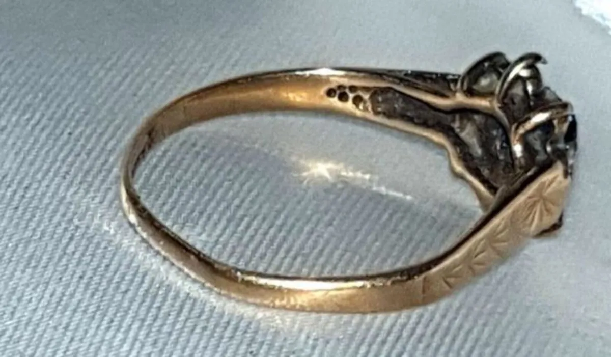 Vintage 9ct Gold Sapphire & Diamond Ring - Image 2