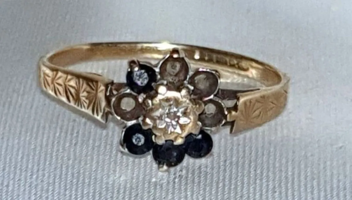 Vintage 9ct Gold Sapphire & Diamond Ring - Image 1