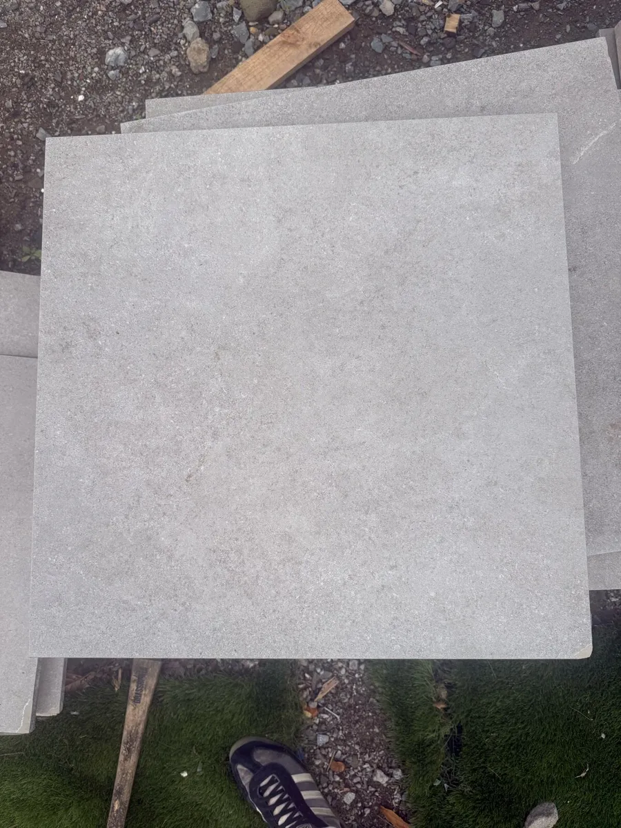 77 grey porcelain tiles 600x600 - Image 4