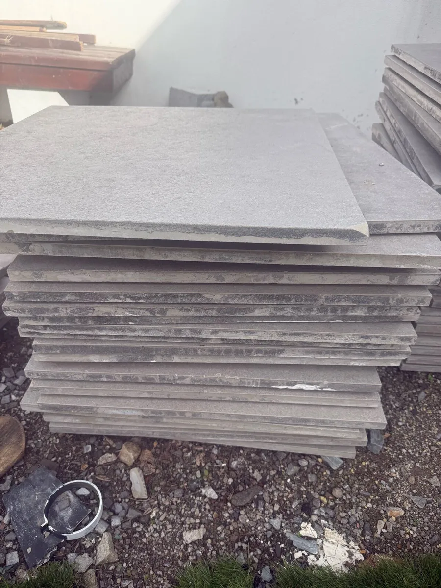 77 grey porcelain tiles 600x600 - Image 3