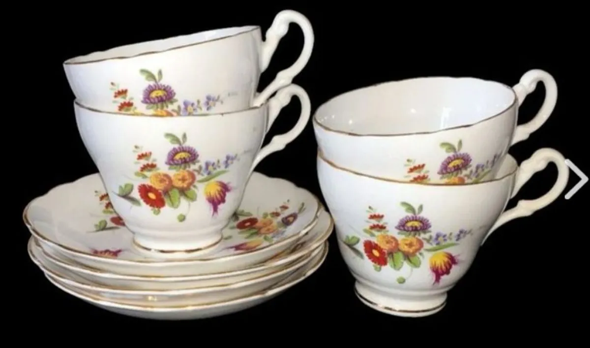 Vintage Winston Fine Bone China Teacups/Saucers - Image 2