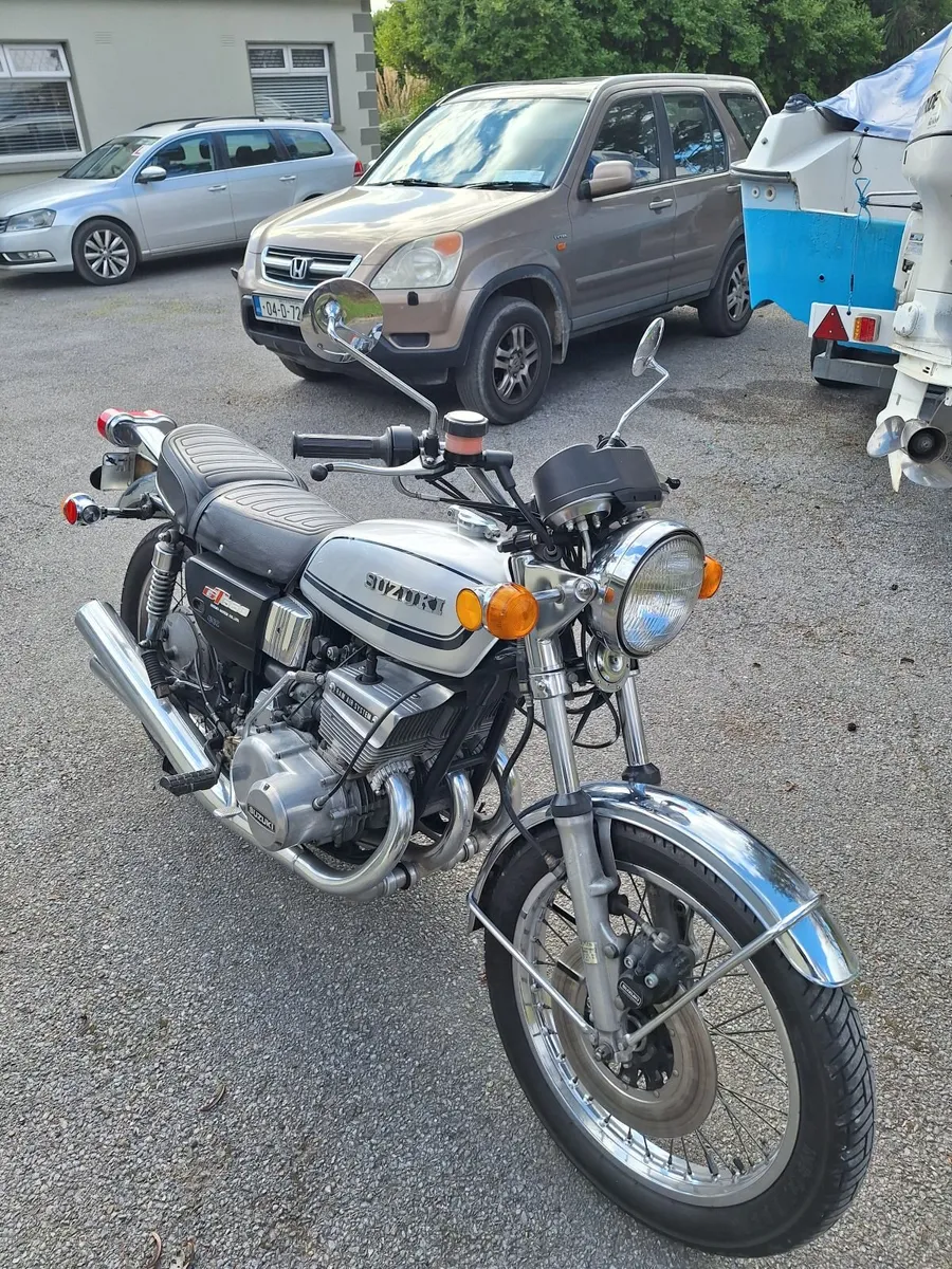 Suzuki GT550 Triple 2stroke - Image 2