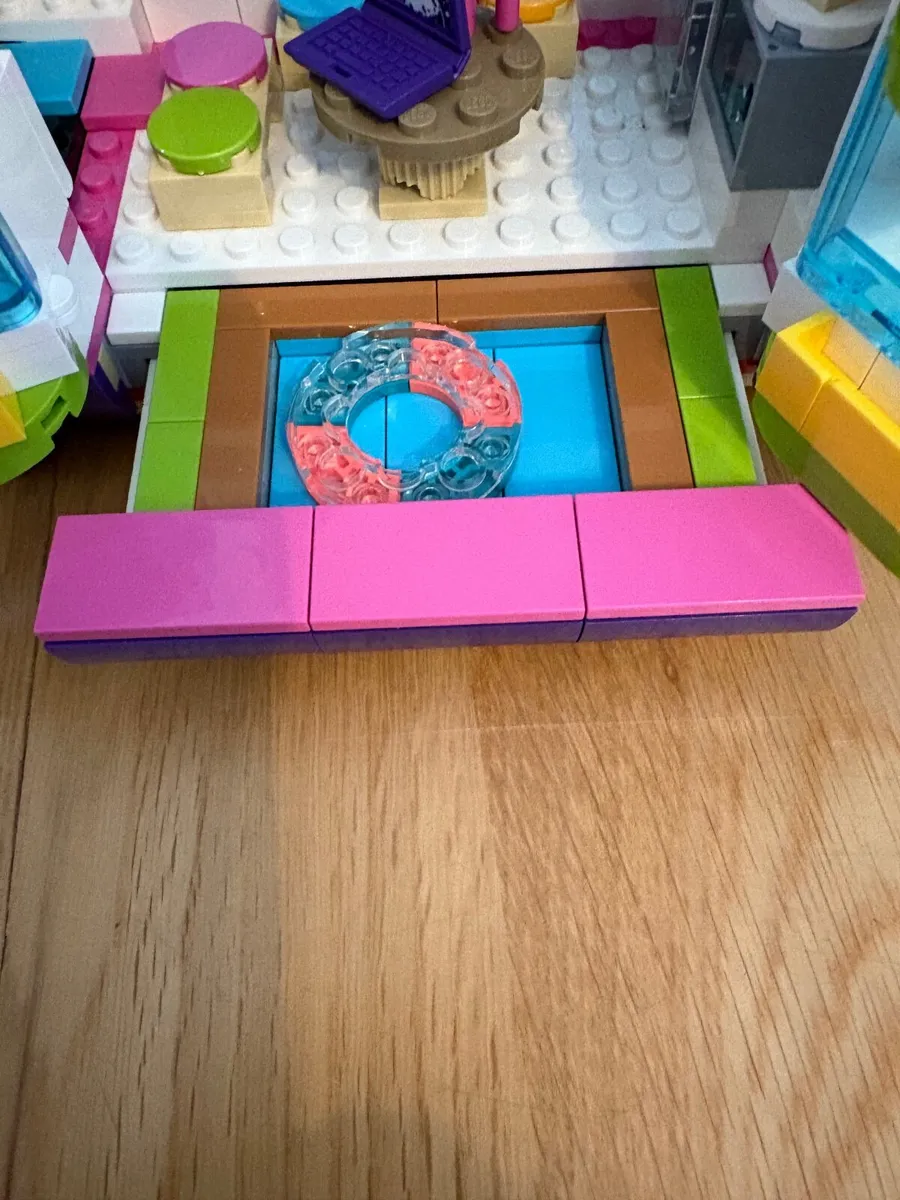 Lego  Friends Friendship Bus - Image 4