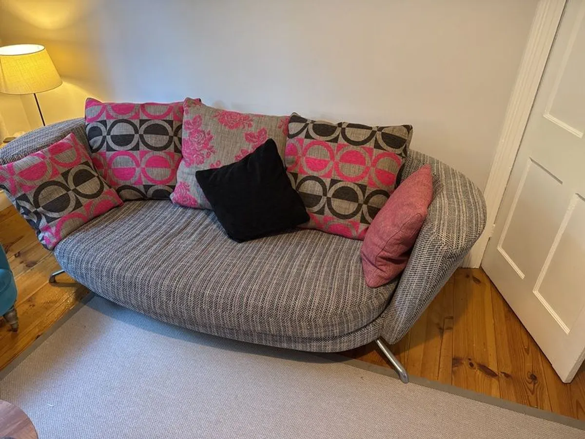 couch - Image 1