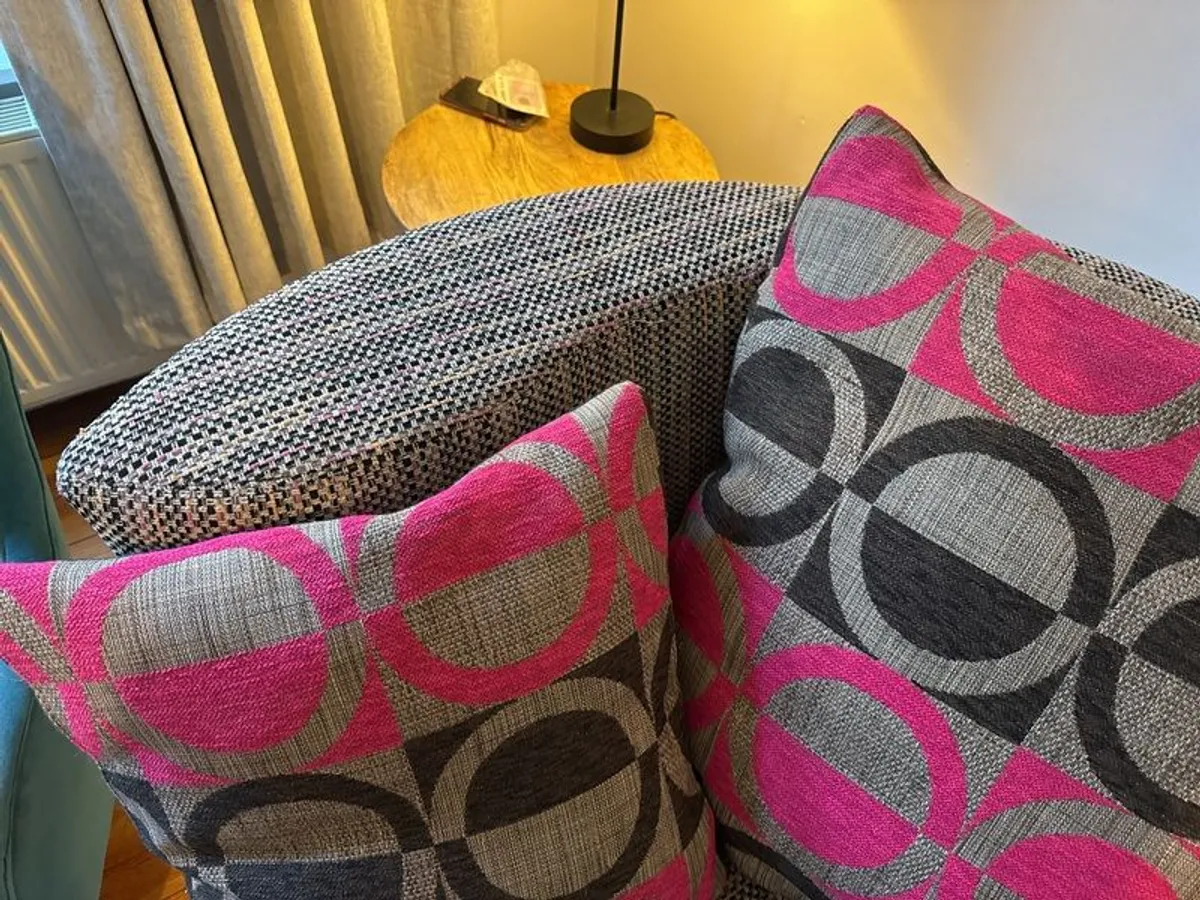 couch - Image 4